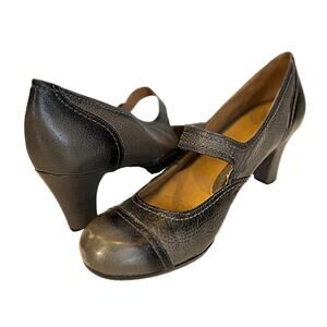 Nurture Gray Leather Mary Jane Shoes Size 9
